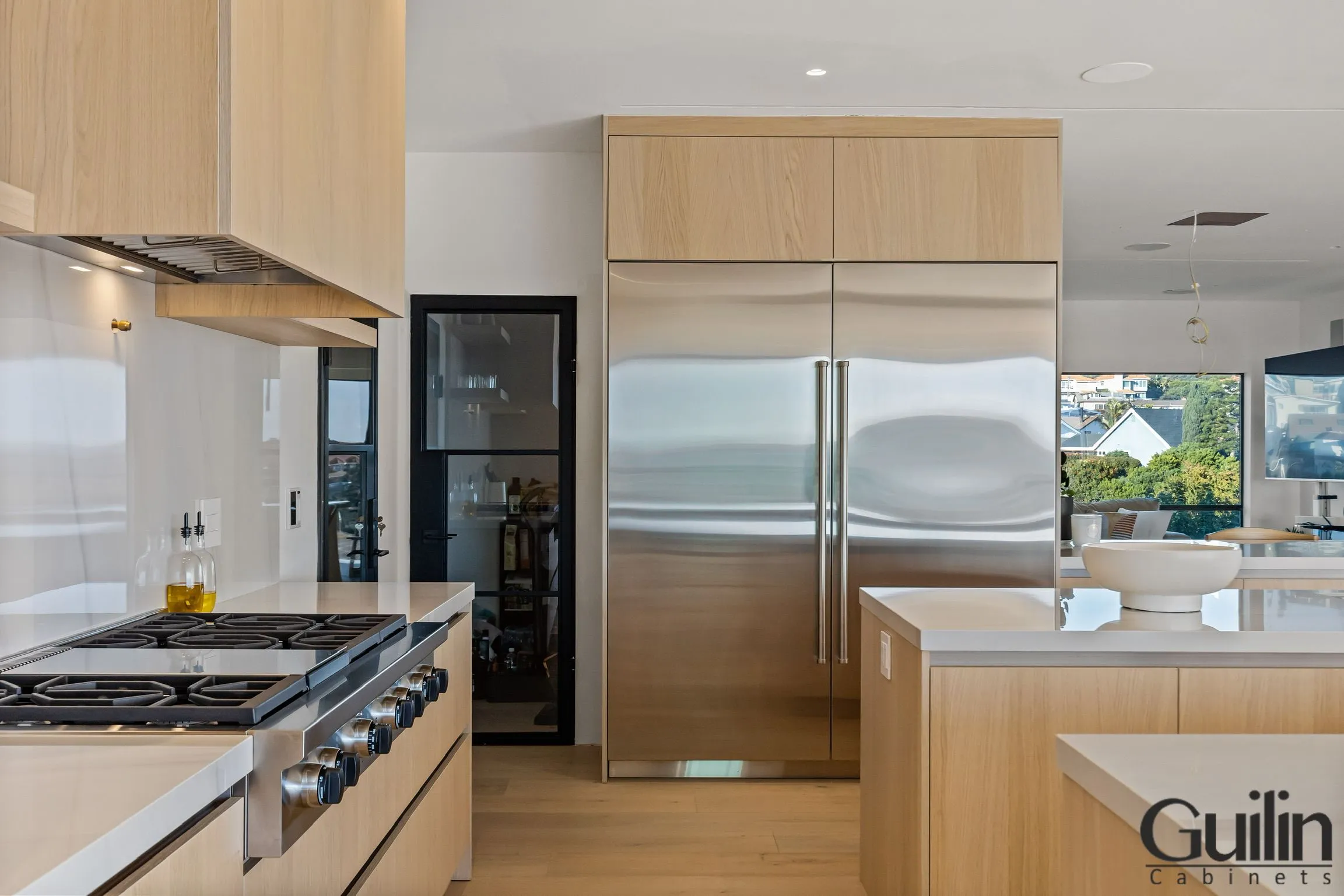 Stainless steel ovens and refrigerators to induction cooktops and range hoods, these appliances provide a versatile, clean aesthetic that is sure to make any kitchen look stunning.
