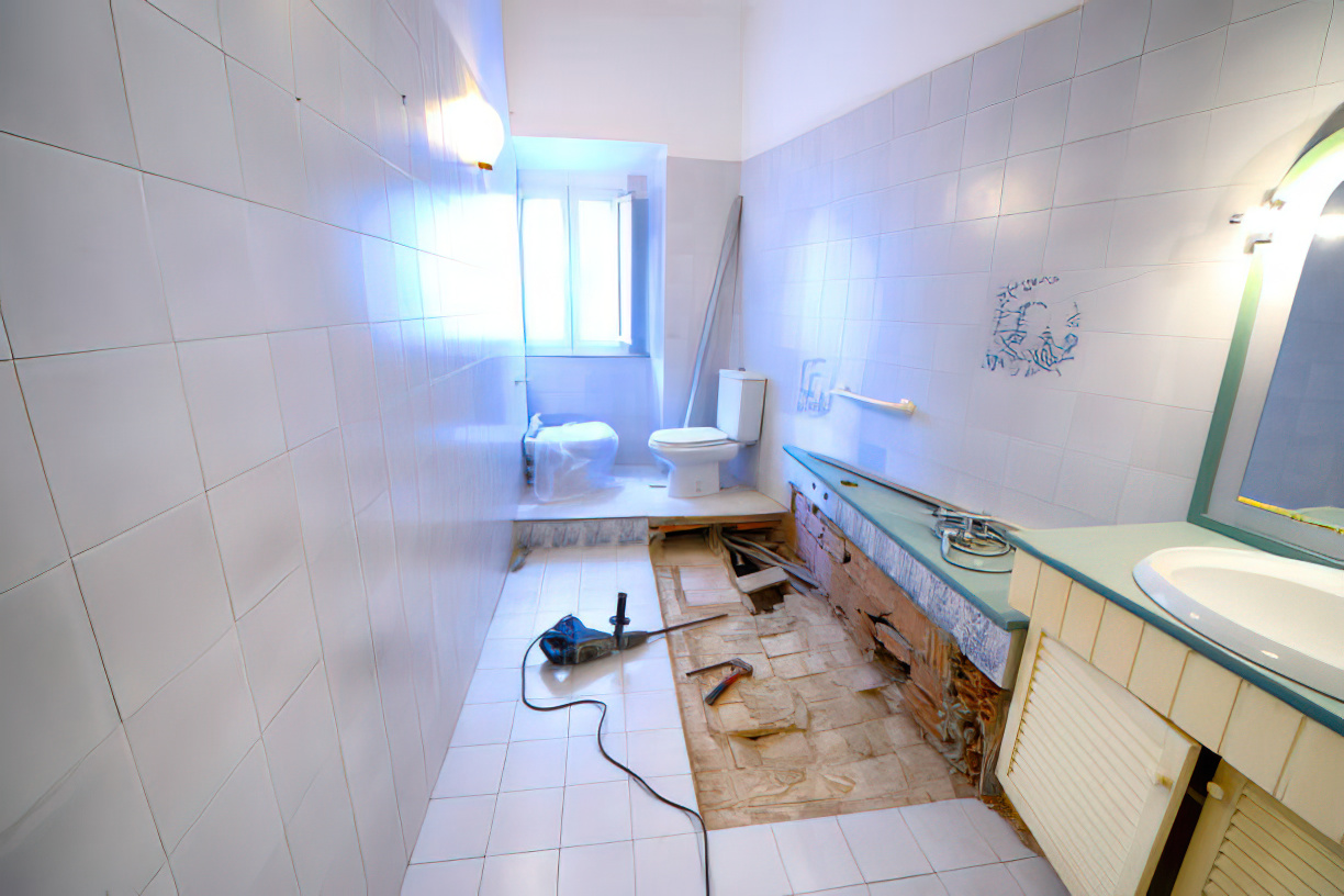 Updating Tile Flooring %E2%80%8BBathroom