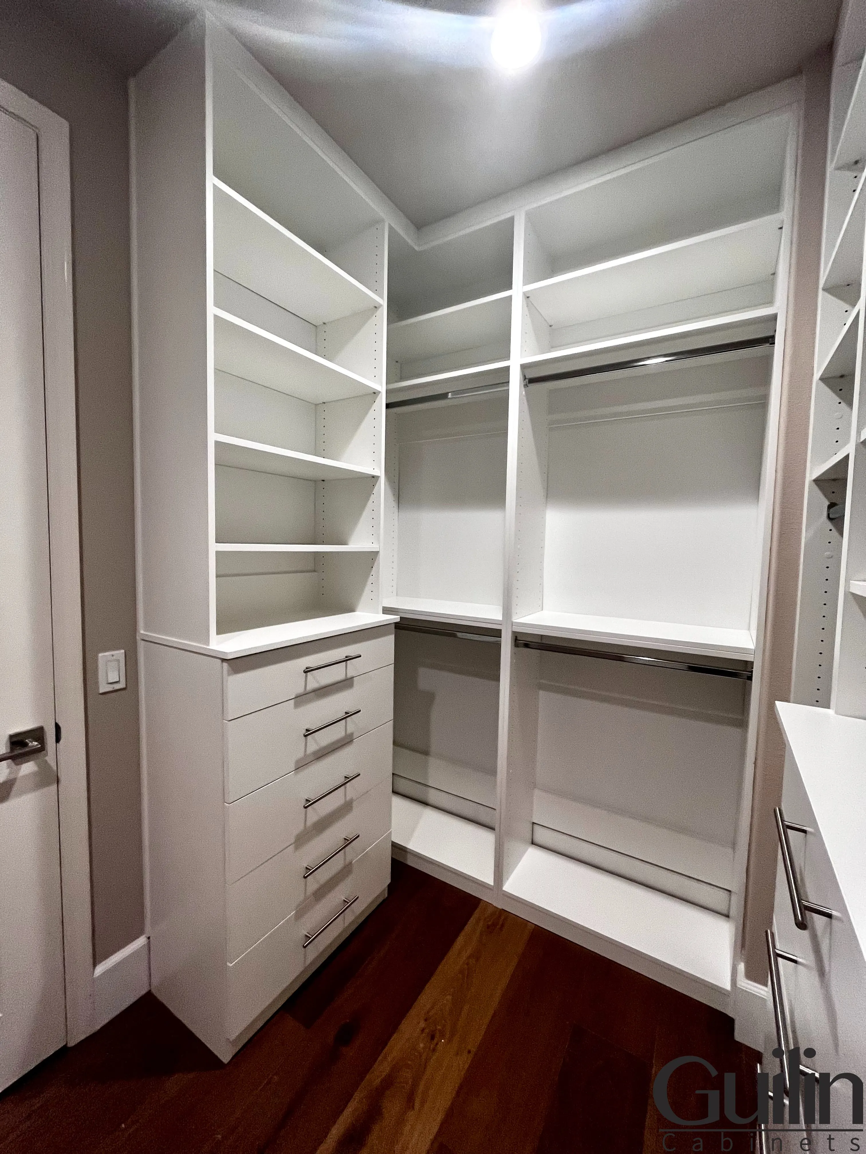 White Walk In Closet With Drawer Fronts 3 (1)