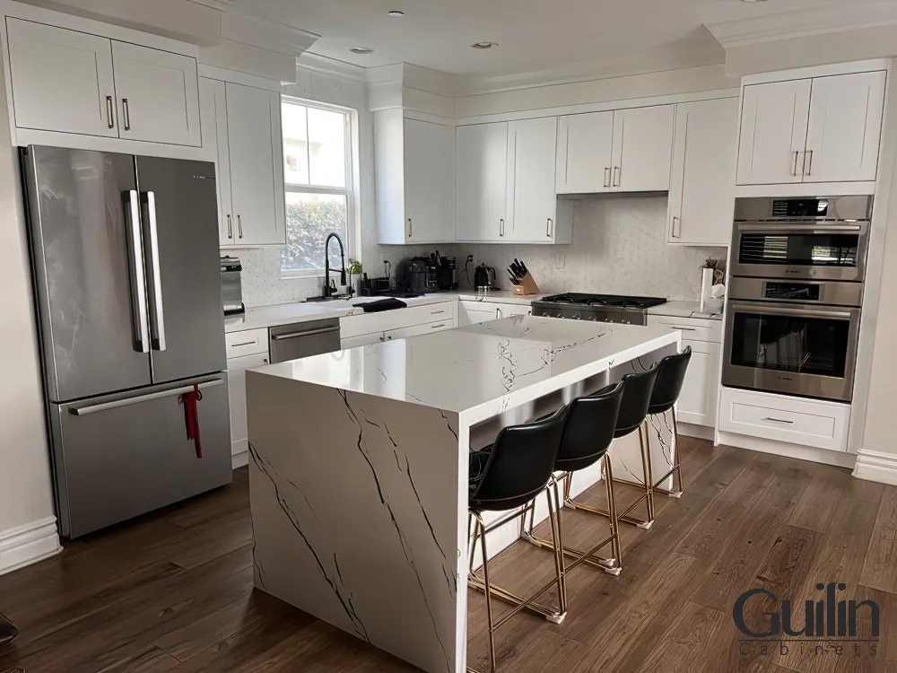 One of the most common problems you may encounter when refacing your kitchen cabinets is the mismatched styles and finishes. Reafcing whole kitchen with a large Island middle - Los Angeles, CA - By Guilin Cabinets