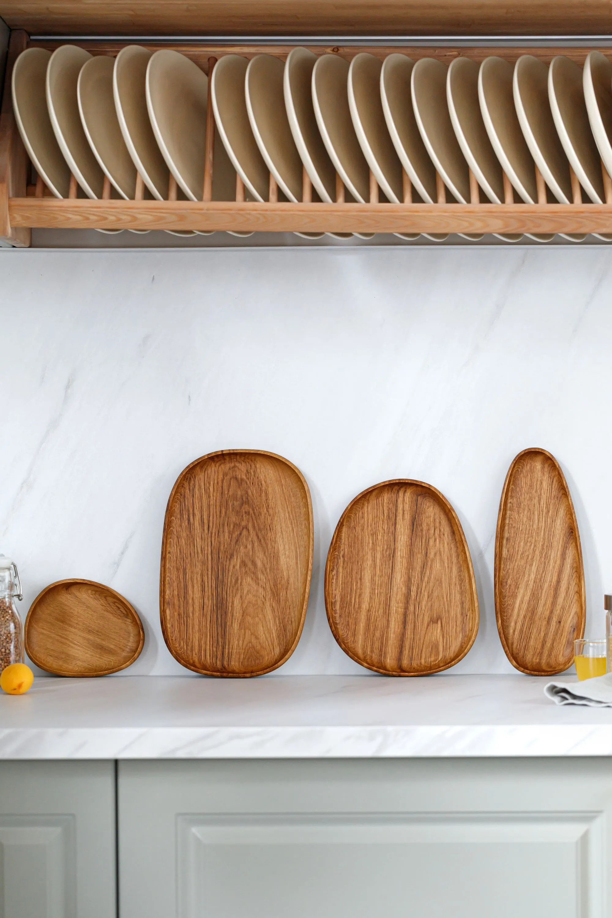 Tray dividers keep your kitchen items organized, and increase your storage space.