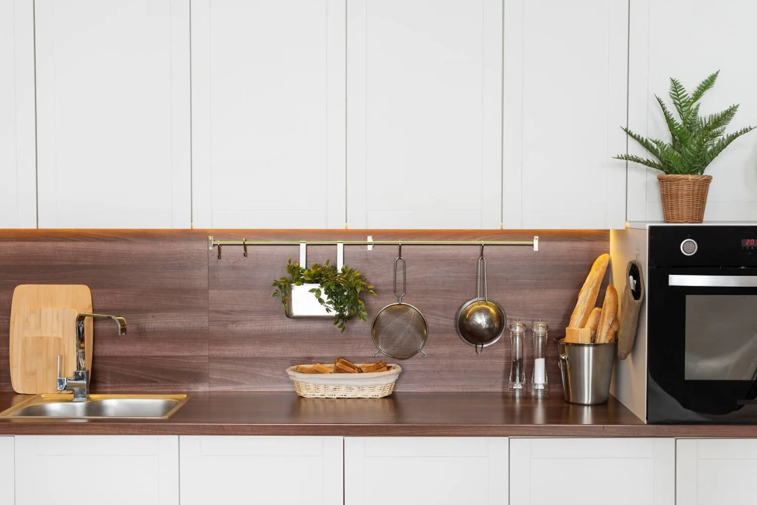 Kitchen Tiles backsplash Covering with Wood Paneling