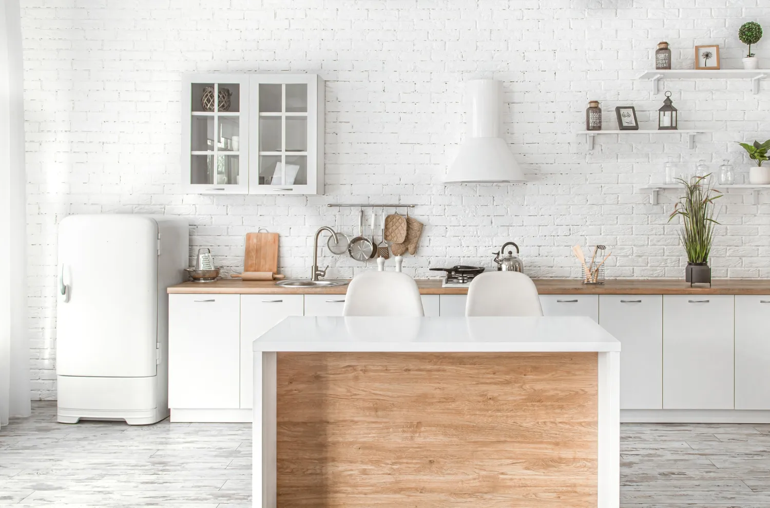 Stone brick kitchen backsplash 1