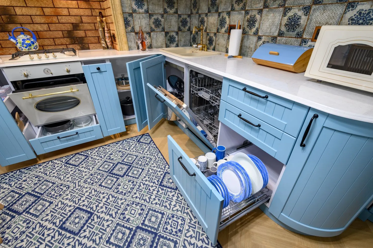 The Corner cabinets are an ingenious way to turn the forgotten corners of your kitchen into valuable storage areas.