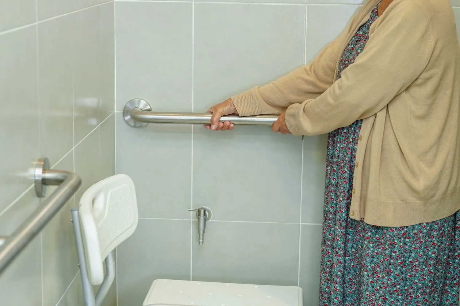 Use Grab Bars and Handrails in Bathrooms