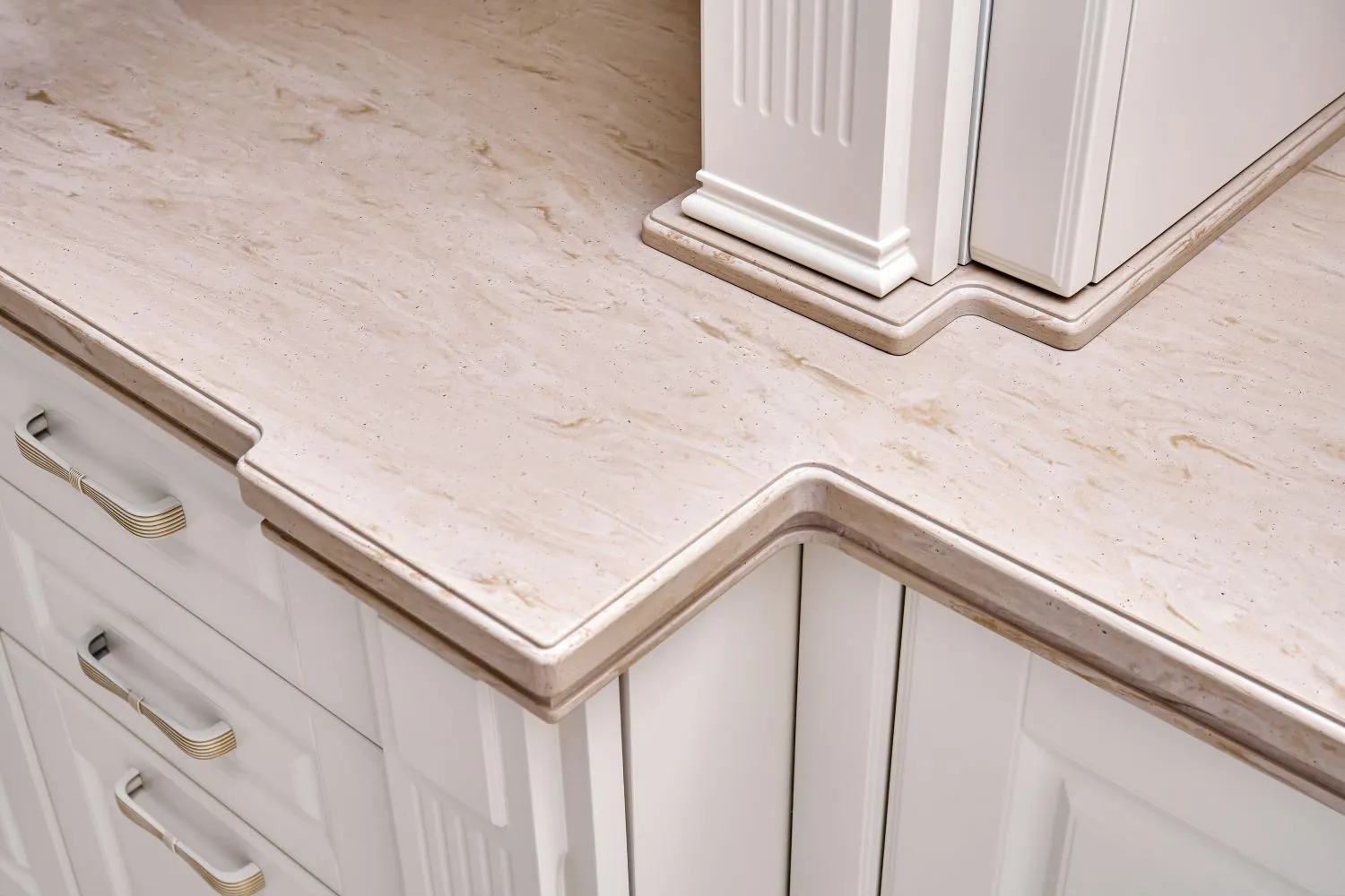 The ability of the ogee edge to improve the appearance of any space makes it very alluring.